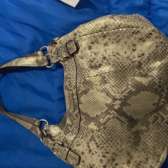 Beauty of a purse……and it’s coach💕💕💕 - Picture 4 of 4